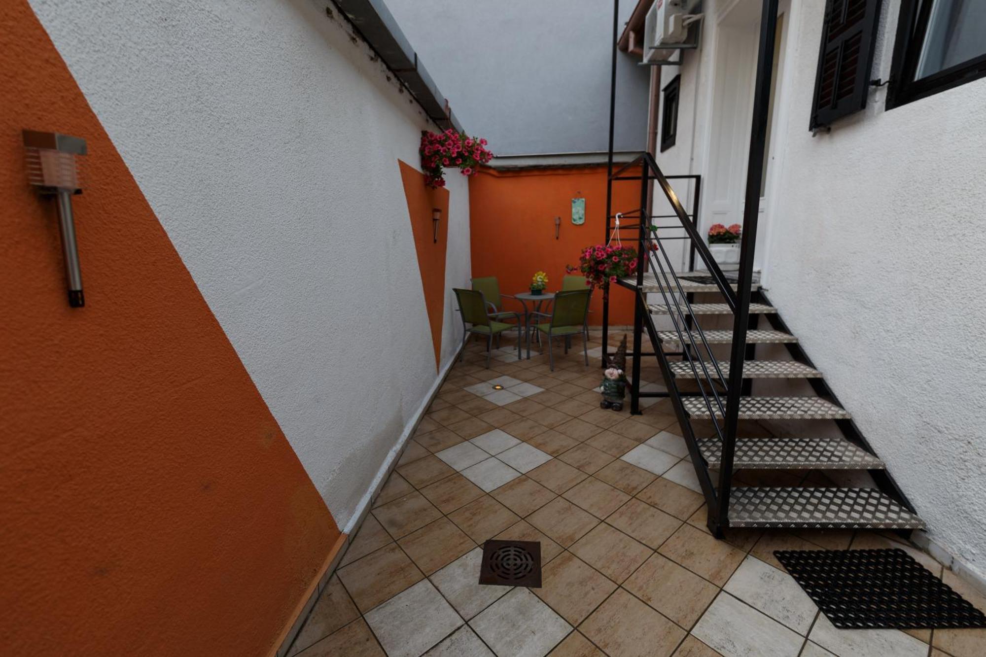 Apartman Royal スラヴォンスキ・ブロド エクステリア 写真